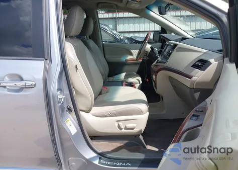 2013 Toyota Sienna Limited V6 7 Passenger z USA, uszkodzony, nr VIN 5TDYK3DC6DS343109